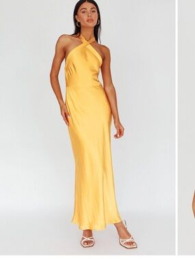 Selfie Leslie- Italia Azure Crossover Halterneck
Maxi Dress Sun